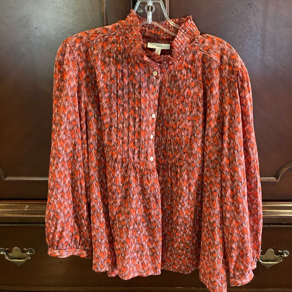 Joie blouse, size large never worn, pleated stand up collar, pin tuck detail